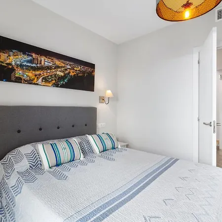 Barcelo 21: Centrally Located Attic With Terrace And Retreat * Malaga