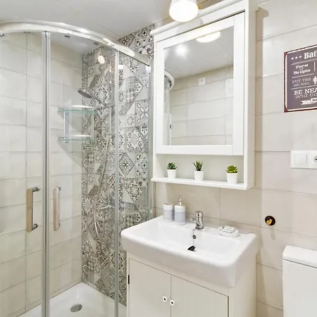 Barcelo 21, Parking On Request, Atico With Terrace & With Patio, Center, Breakfast Included, Quite Neighborhood, Bc