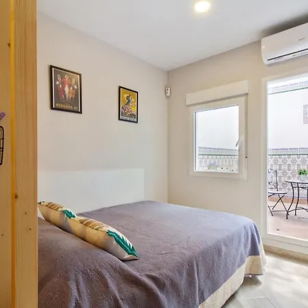Barcelo 21: Centrally Located Attic With Terrace And Retreat Malaga