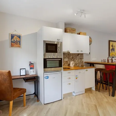 Apartment Barcelo 21: Centrally Located Attic With Terrace And Retreat *