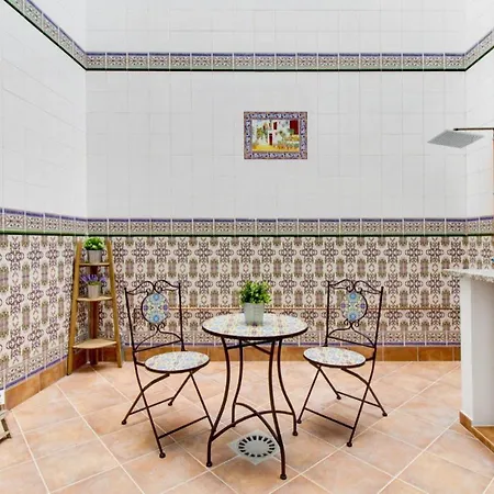 Barcelo 21: Centrally Located Attic With Terrace And Retreat Apartment Malaga